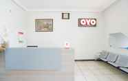 Lobby 5 Super OYO 2075 Graha Marina