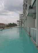 SWIMMING_POOL Studio Room at V Apartment by Wisma Sarjana