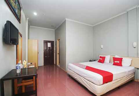 In-room Bathroom OYO 2079 Jambi Raya Hotel