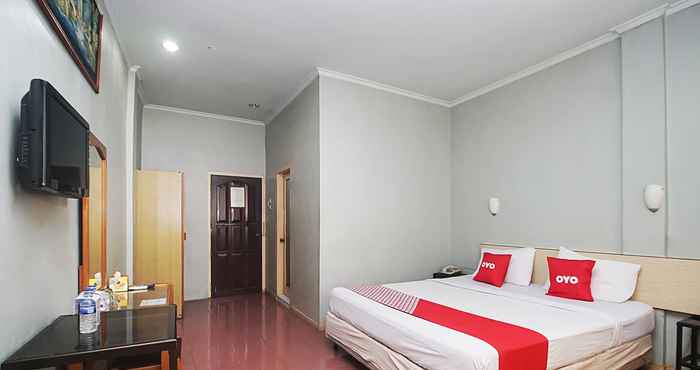 In-room Bathroom OYO 2079 Jambi Raya Hotel