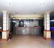 Lobby 6 OYO 2079 Jambi Raya Hotel