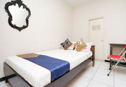 Bedroom SPOT ON 2090 Ratna Backpacker Syariah