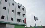 Exterior 5 OYO 2044 Star Hill Inn Syariah