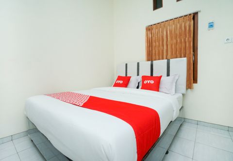 Bedroom OYO 1642 Penginapan Anggrek Syariah 2