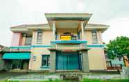 Exterior 2 Narita Family Residence Syariah