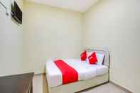 Bedroom OYO 89590 Hotel Foong Inn