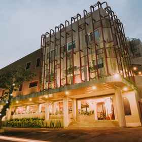 PanaHouse Surabaya 1, Hotel Aloha Resto