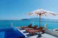 สระว่ายน้ำ Sun Kiss Hotel Nha Trang