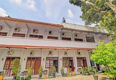 Exterior 3 SUPER OYO 1356 Gusti Residence