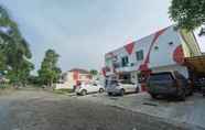 Bangunan 5 Super OYO 2110 Rotterdam Guest House