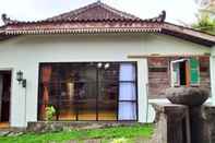 Lobby Villa Yudhistira by The Cabin Bungalow