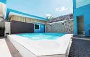 Swimming Pool 7 RedDoorz near Walking Street Angeles City