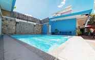 Swimming Pool 5 RedDoorz near Walking Street Angeles City