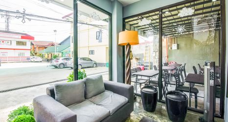 로비 2 Super OYO 495 The Pocket Hotel