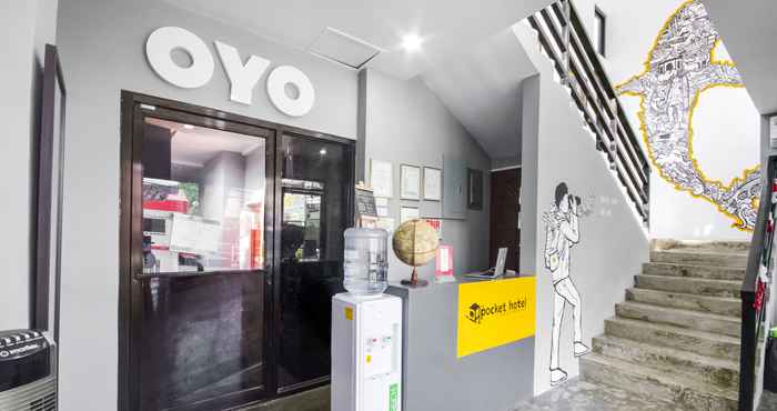 Lobby Super OYO 495 The Pocket Hotel