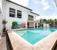 Kolam Renang 5 Modern Peak Suites & Resorts