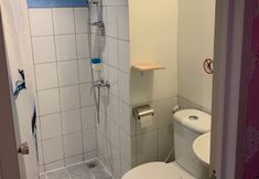 In-room Bathroom 3 WOLKE Bellevue comfort Apartement Bandung city