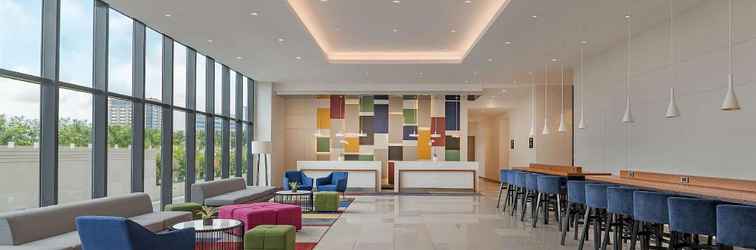 Lobi Park Inn by Radisson North EDSA