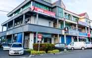 Luar Bangunan 2 OYO 89621 Aradah Hotel