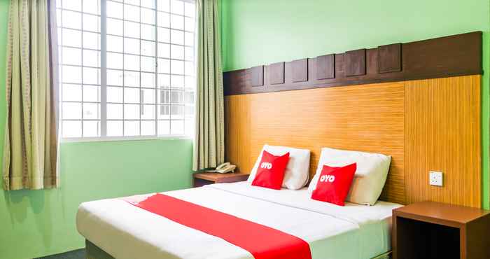 Luar Bangunan SUPER OYO 89408 Royal Hotel