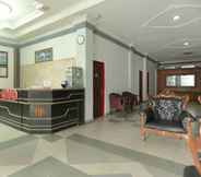 Lobby 7 OYO 2057 Hotel Kharisma