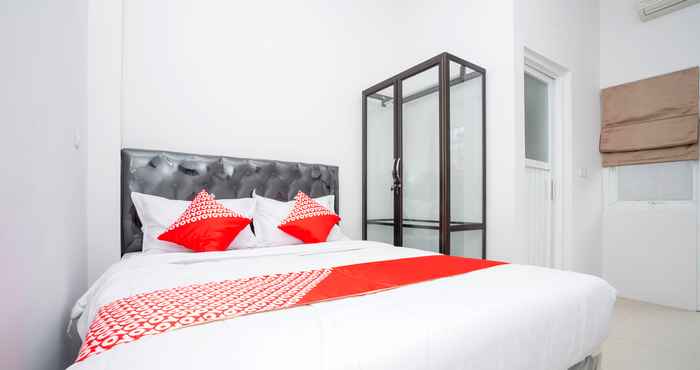 Kamar Tidur OYO 2210 Star One Residence