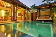 สระว่ายน้ำ Disini Luxury Spa Villas