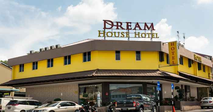 Bên ngoài Dream House Hotel 