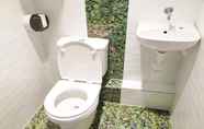 Toilet Kamar 7 New Las Vegas Guest House
