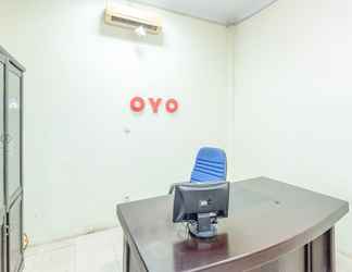 Lobi 2 OYO 1906 Zhafira Guest House Syariah