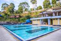 Kolam Renang Bukit Vipassana Hotel 		