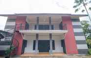 Bangunan 6 OYO 2187 HM Guest House