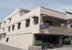 Exterior 2 OYO 2200 Hotel Gunung Sari