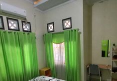 Bedroom 2 Clover Leaf Homestay Bontang