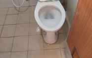 Toilet Kamar 7 Apartemen Margonda Residence 3 Sido Dadi