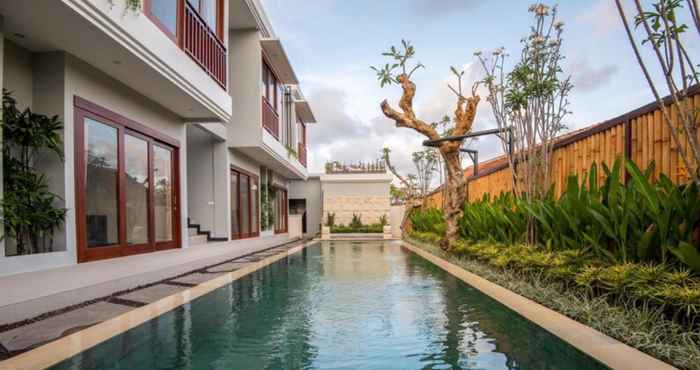 Swimming Pool Legian Bisma Suite