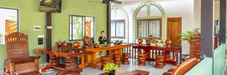 Lobby Reveal Courtyard in Reveal Angkor