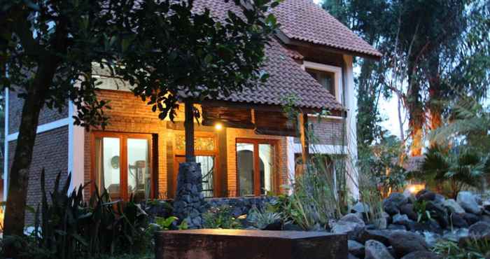 Luar Bangunan Tempuran Hills Family Villa 1