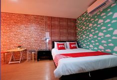 Bedroom 6 Phuket Numnoi Hotel