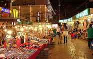 Nearby View and Attractions 7 GO INN Night Bazaar Chiang Mai