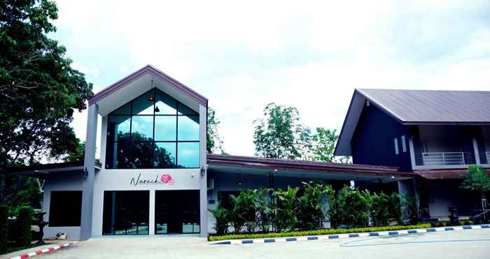 Bangunan Narach Hotel