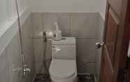 Toilet Kamar 6 Filcan Backpackers Hostel