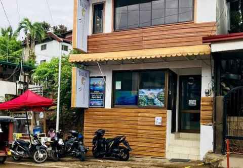 Exterior Island Hostel and Tours Coron