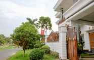 Luar Bangunan 5 OYO 2295 Daffi Family Residence