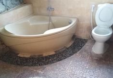 In-room Bathroom 6  EDHOST D'CASTILLO