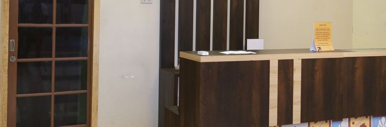 로비 SPOT ON 2358 Aster Homestay