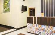 Lobi 6 SPOT ON 2358 Aster Homestay