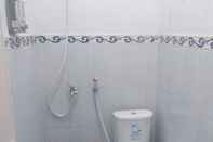 ห้องน้ำภายในห้อง Walasa Homestay Ratri Syariah