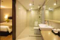 In-room Bathroom Kravan Hotel