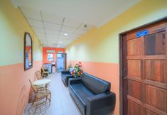 Lobby 7 OYO 89850 Mutiara Motel
